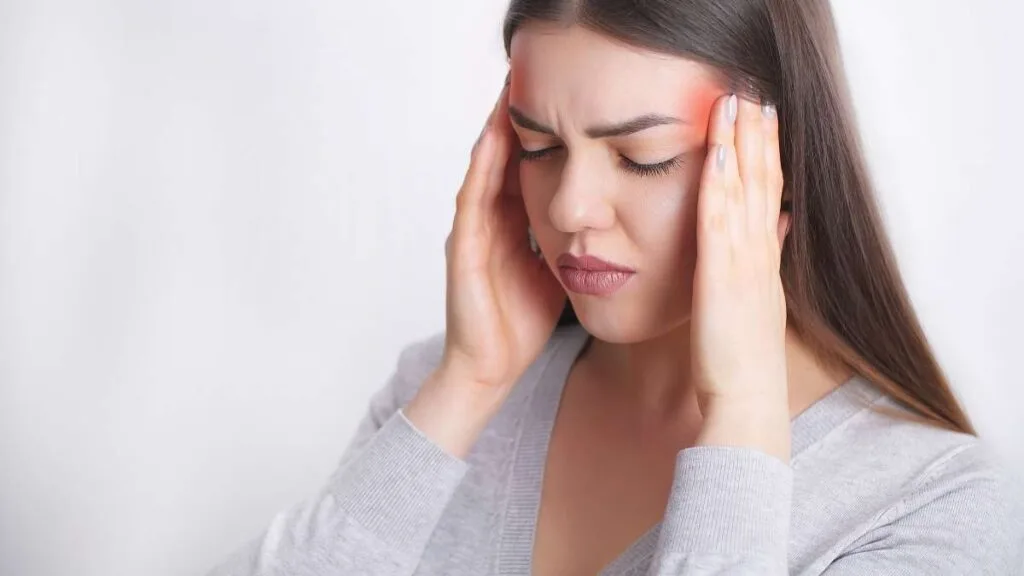 É normal sentir dores de cabeça todos os dias? 1 E normal sentir dores de cabeca todos os dias