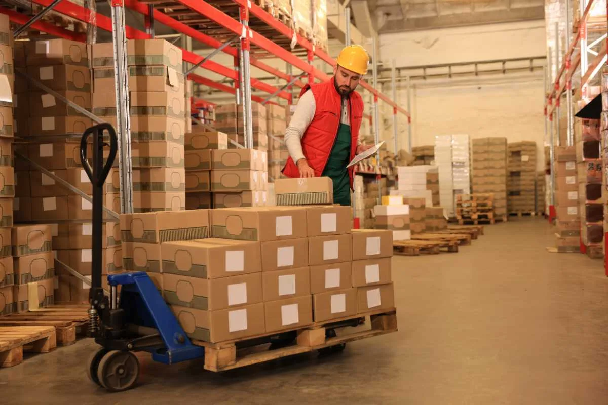 O papel da logística na distribuição de produtos