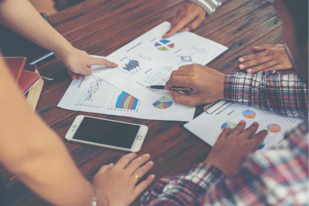 Vale tudo” na vida real: 25% das empresas brasileiras fecham no primeiro ano