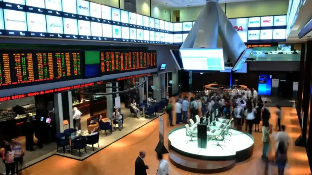Bolsa abre atrasada e dólar sobe com Fed no radar