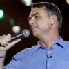 Flávio ataca Lula por tarifaço: 'Se apequenou no processo