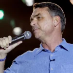 Flávio ataca Lula por tarifaço: 'Se apequenou no processo
